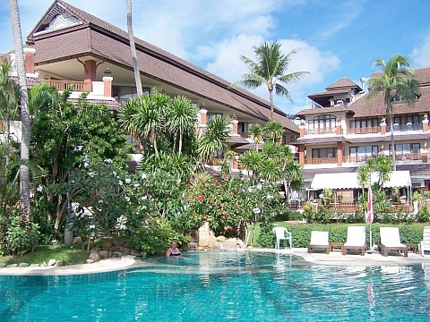 Aloha Resort ***+ - Bangkok Palace Hotel **** (2)