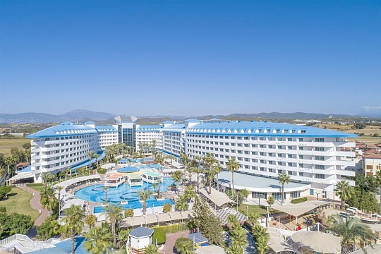 Crystal Admiral Resort Suites & Spa (5)
