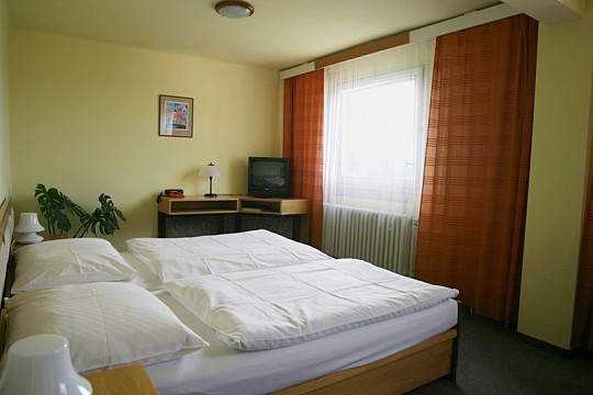 HOTEL ZVÍKOV (3)