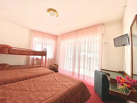 Hotel BOZZI (2)