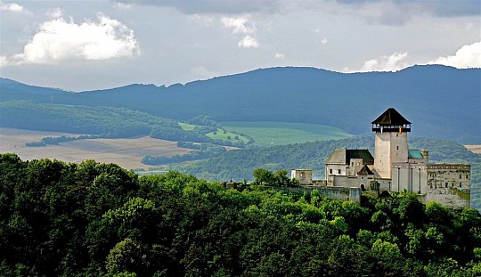 Čachtický hrad, Trenčín a Haluzická tiesňava (3)