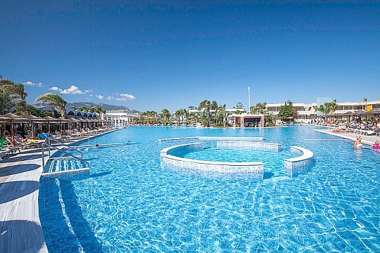 Blue Lagoon Resort & Aquapark