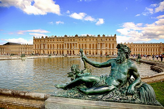Paríž, zámok Versailles a Disneyland letecky