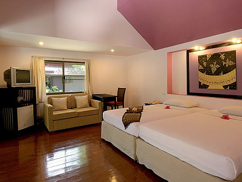 Fantasy Resort ***+ - Railay Bay Resort ***+ - Bangkok Palace Hotel **** (5)
