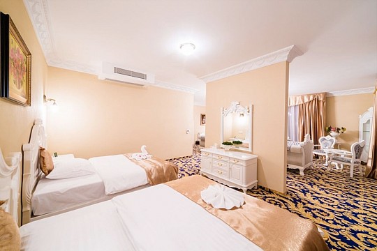 Hotel Aphrodite Palace: Rekreační pobyt s polopenzí 2 noci