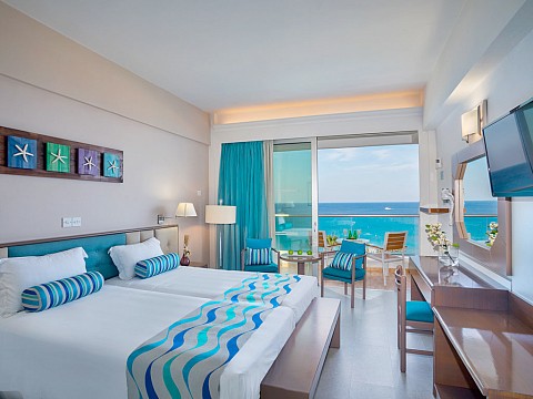Cavo Maris Beach and Suites (5)