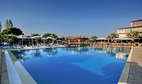 Hotel All Senses Ocean Blue Seaside Resort (3)