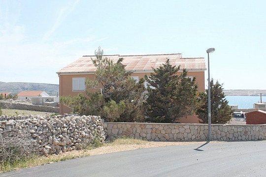 Apartmány s parkoviskom Kustići, Pag (4)
