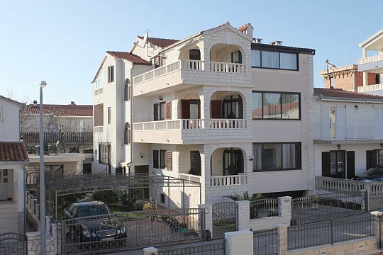 Apartmány s parkoviskom Okrug Gornji, Čiovo