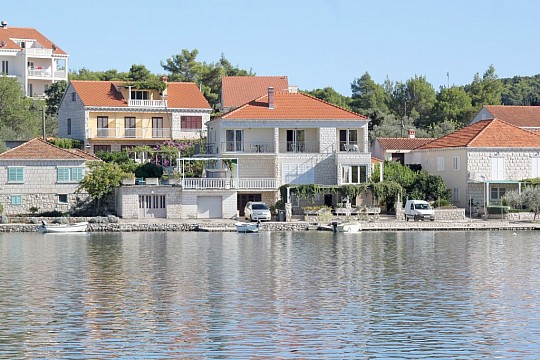 Apartmány s bazénom pri mori Lumbarda, Korčula (2)