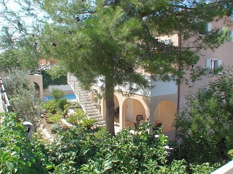 Apartmány s bazénom pre rodiny Seget Vranjica, Trogir (2)