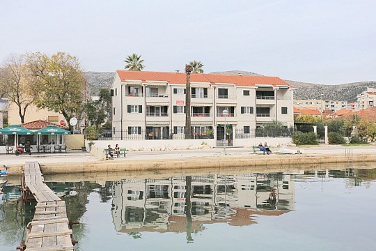 Apartmány pri mori Trogir (2)