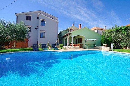 Apartmány s bazénom pre rodiny Zadar