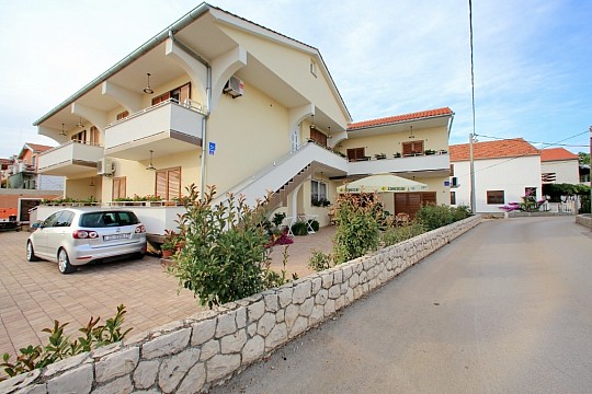 Apartmány s parkoviskom Sukosan, Zadar (2)