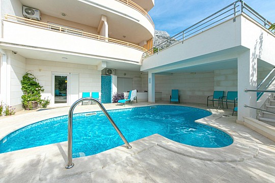 Apartmány s bazénom pre rodiny Brela, Makarská - Makarska (5)