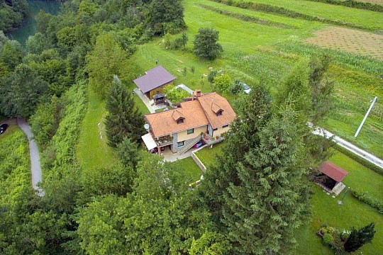 Dom s parkoviskom Jakovci Netretićki, Karlovac