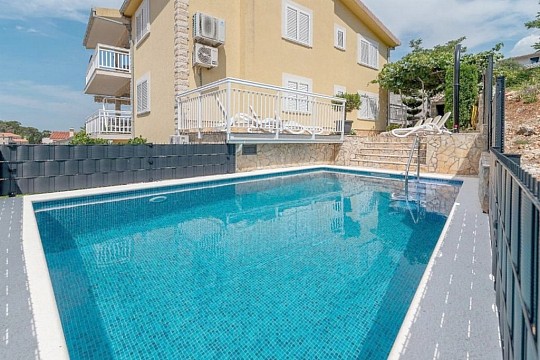 Apartmány s bazénom Trogir