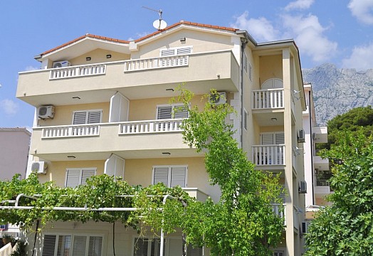 Apartmány s parkoviskom Makarská - Makarska (3)
