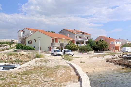Apartmány pri mori Kustići, Pag (2)