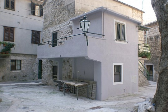 Apartmány s parkoviskom Omiš (3)