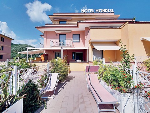 Hotel Mondial (5)