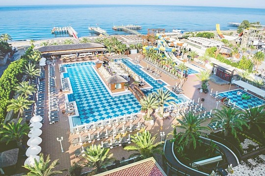 Quattro Beach Spa & Resort