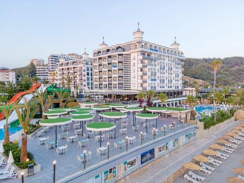 Aria Resort & Spa Hotel (4)
