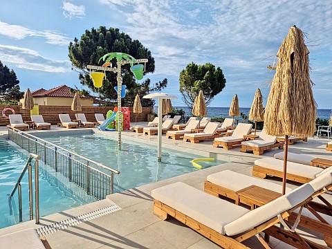 Golden Coast Family Resort (3)