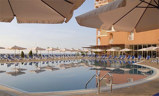 Sol Luna Bay Resort (2)