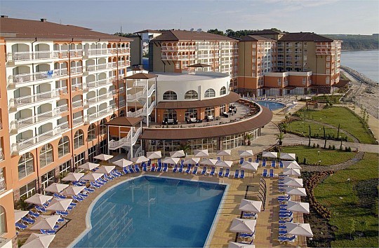 Sol Luna Bay Resort (4)