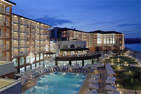Sol Luna Bay Resort (3)
