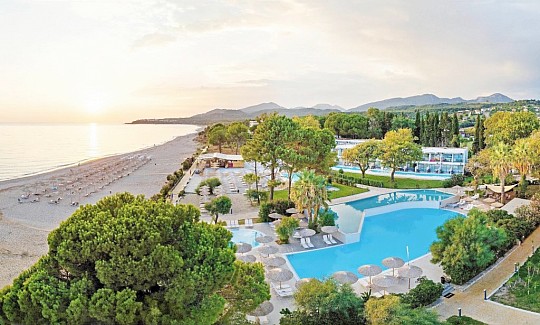 Ninos Grand Beach Hotel & Resort (3)