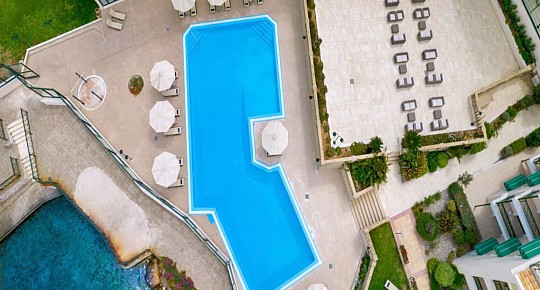 Zeus Essence Ramada Athens (2)