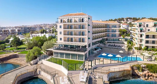 Zeus Essence Ramada Athens (5)