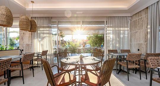 Time to Smile Saline (5)