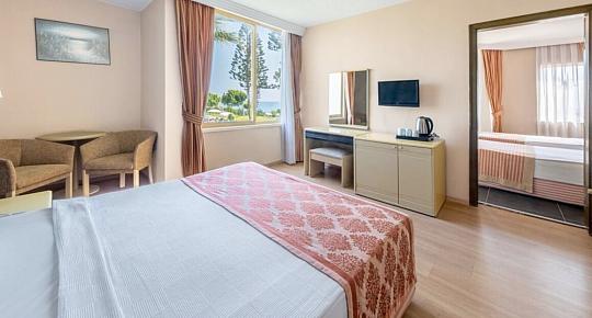 Senza Sunset Beach Hotel (3)