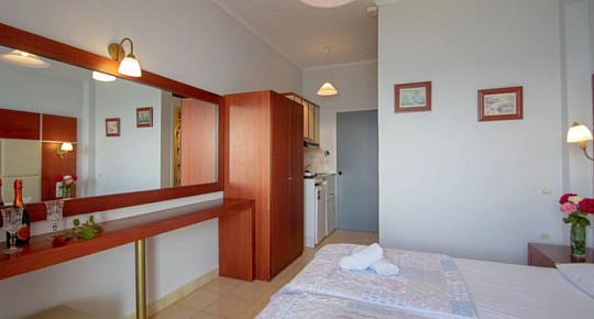 Agoulos Beach Hotel (2)