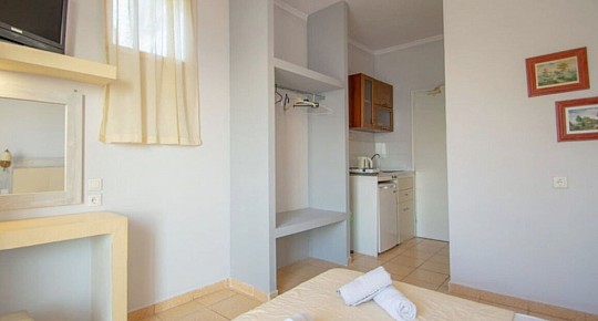 Agoulos Beach Hotel (3)