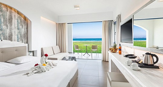 The Aeolos Beach Hotel (2)