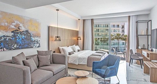 The Blue Ivy Hotel & Suites (2)