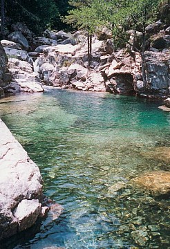 Romantická Korsika - varianta s horami, vodopády a kaskádami (3)