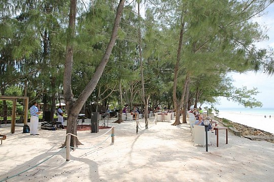 Bluebay Beach Resort & Spa (5)