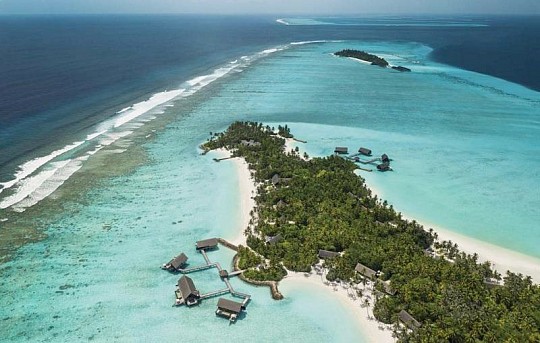 One and Only Reethi Rah