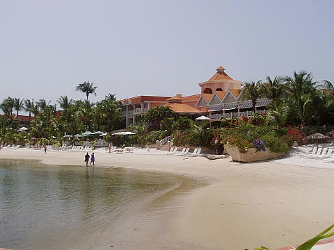 Coco Reef Resort & Spa (5)
