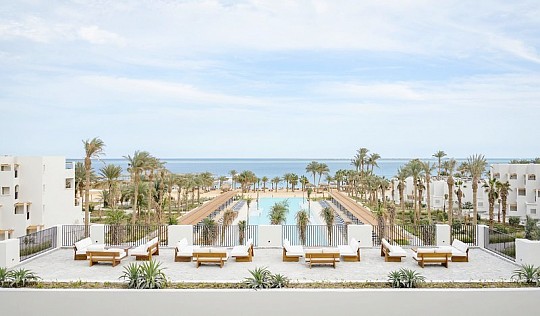 Serry Beach Resort