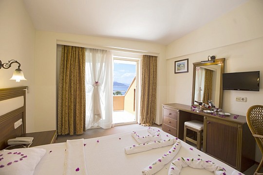 VALERI BEACH HOTEL (4)