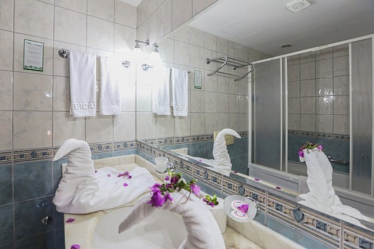 VALERI BEACH HOTEL (5)
