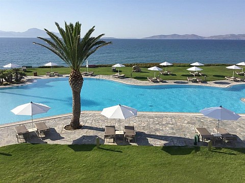 Neptune Luxury Resort (3)