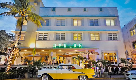 Hotel Avalon