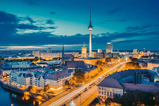 Hotel Intercity, Berlín, vlakem